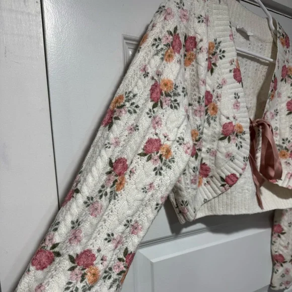 Storia Pink Floral Cardigan Sweater - Picture 4 of 10